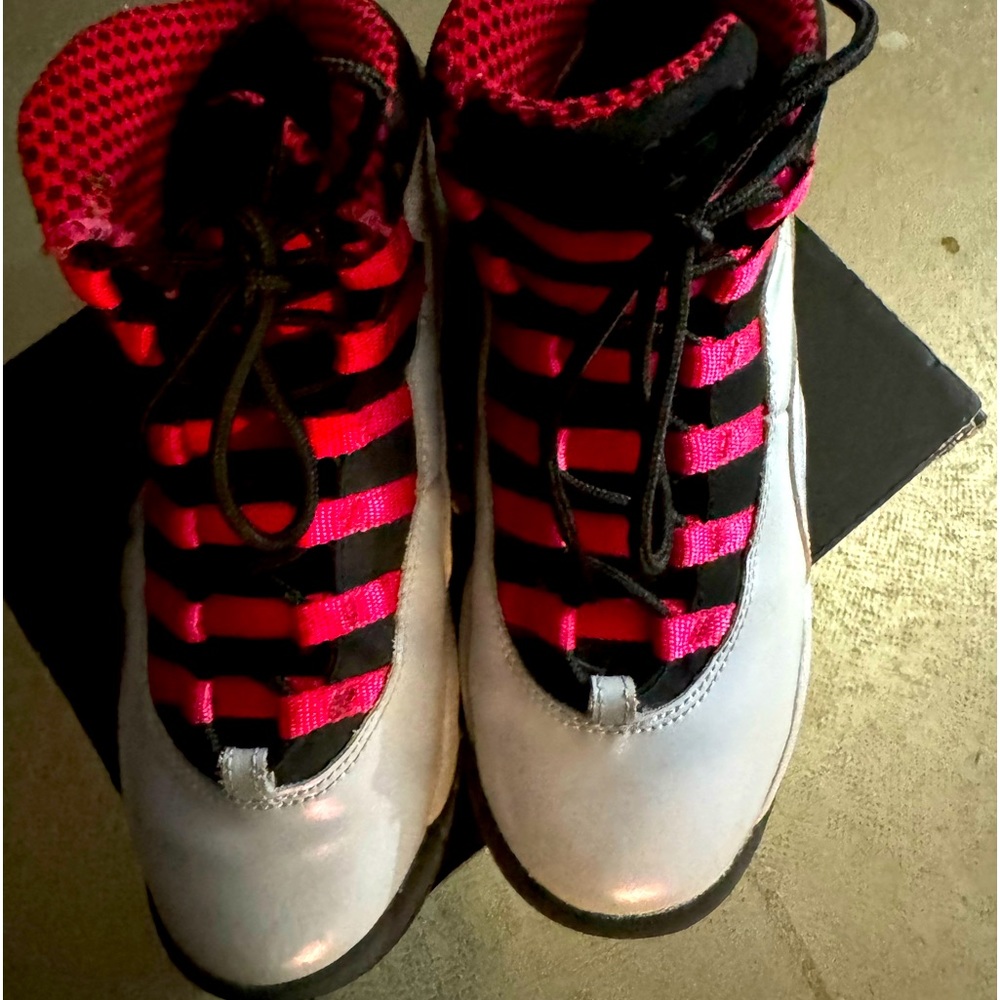 Size 3Y. Original box included